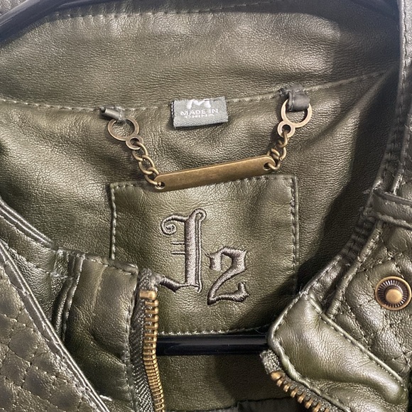J2  Women's olive green faux leather bomber jacket w/ quilted pattern. Size M - Picture 2 of 12